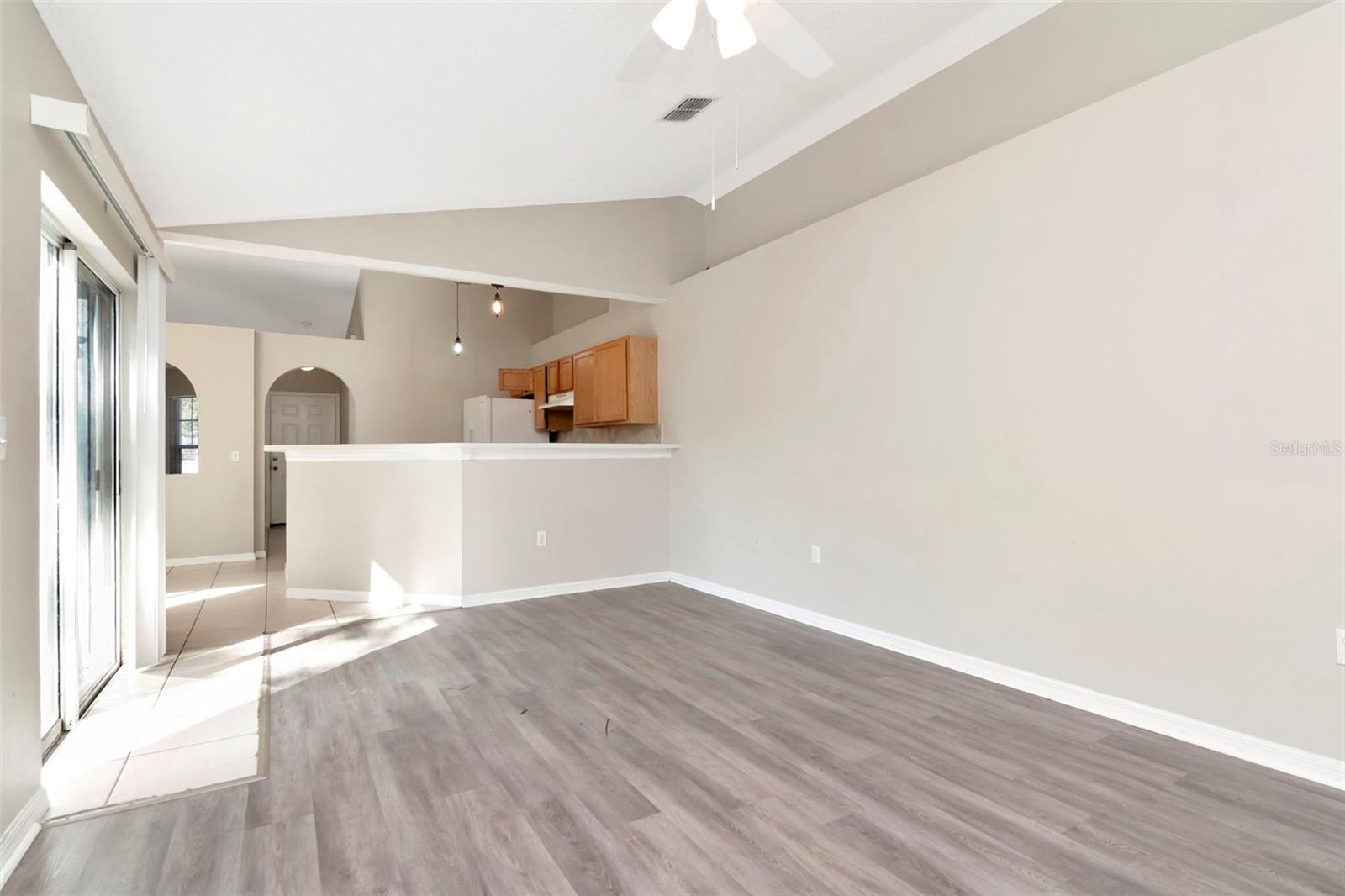 SPRING HILL - Residential