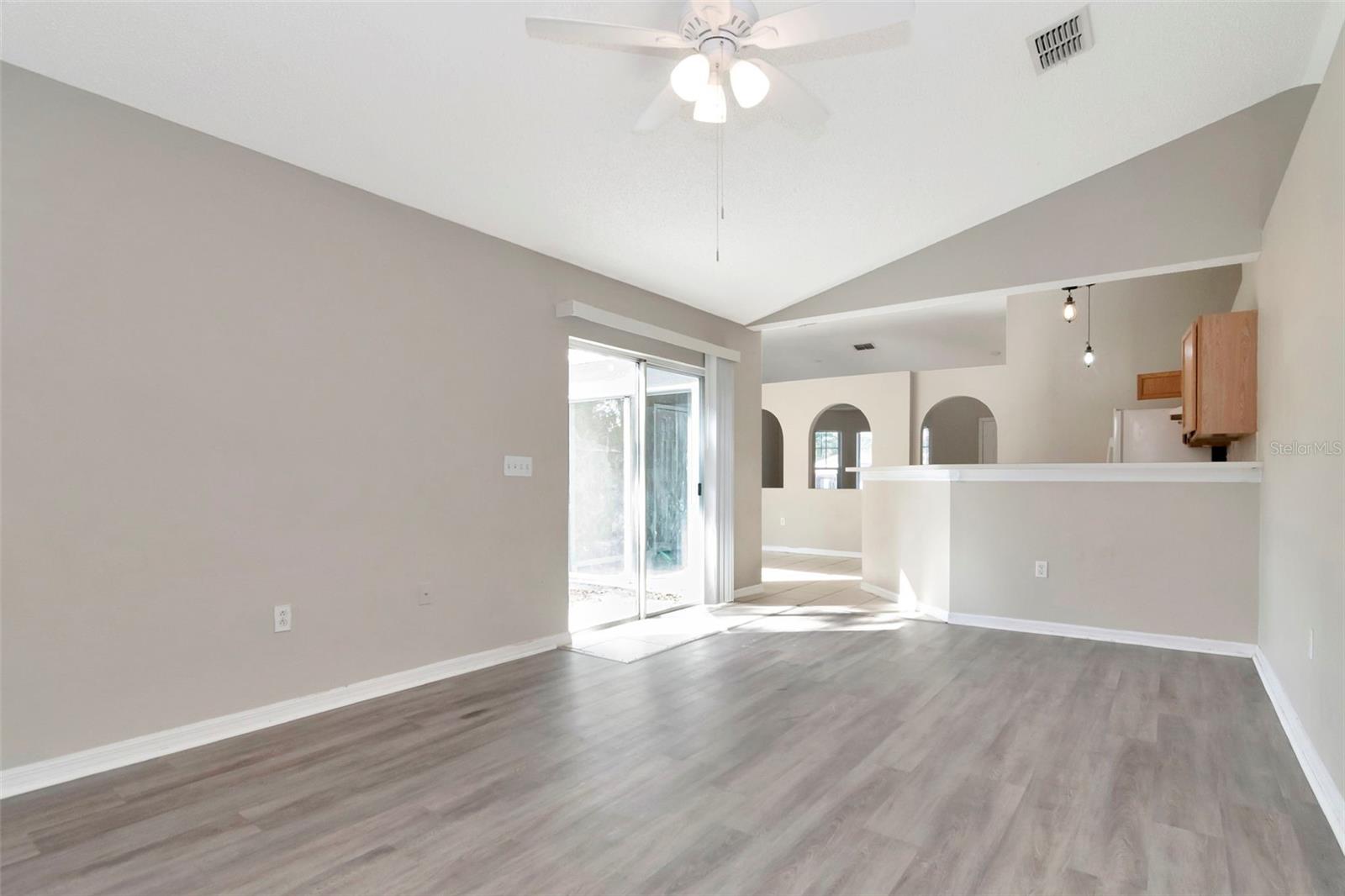 SPRING HILL - Residential