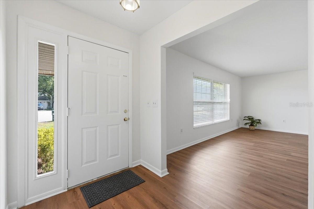 2111 GROVEGLEN LANE S