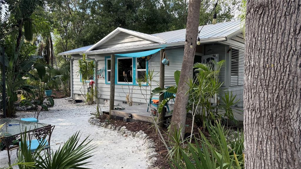 Photo of 919 N Conrad Avenue, Sarasota, FL 34237 (MLS # A4669516)