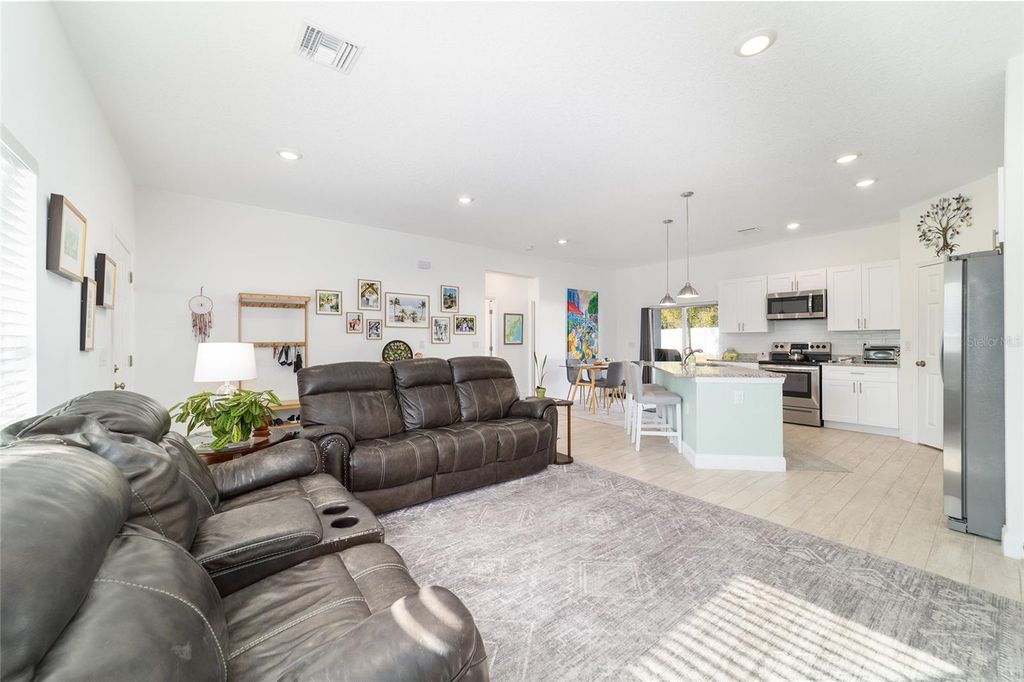 Photo of 15620 SW 37th Circle, Ocala, FL 34473 (MLS # OM718706)