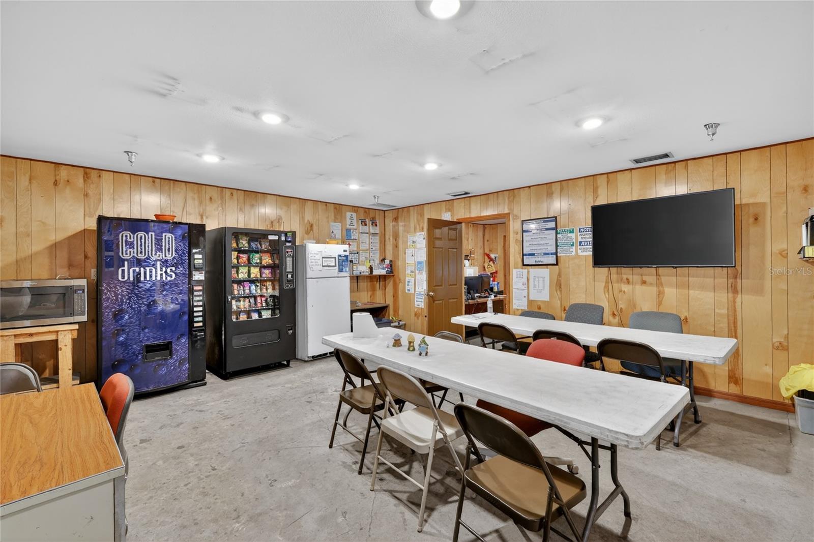 VILLAGES INDUST CENTER - Commercial Sale