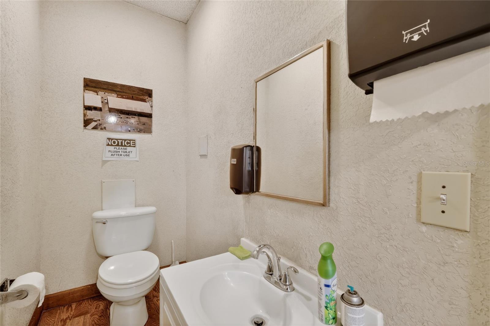 VILLAGES INDUST CENTER - Commercial Sale