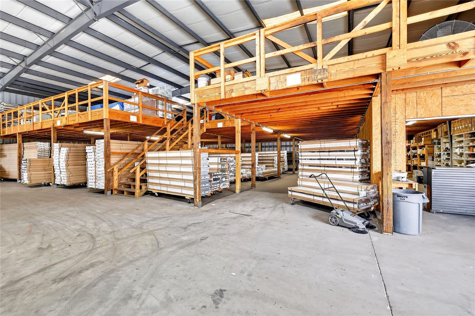 VILLAGES INDUST CENTER - Commercial Sale