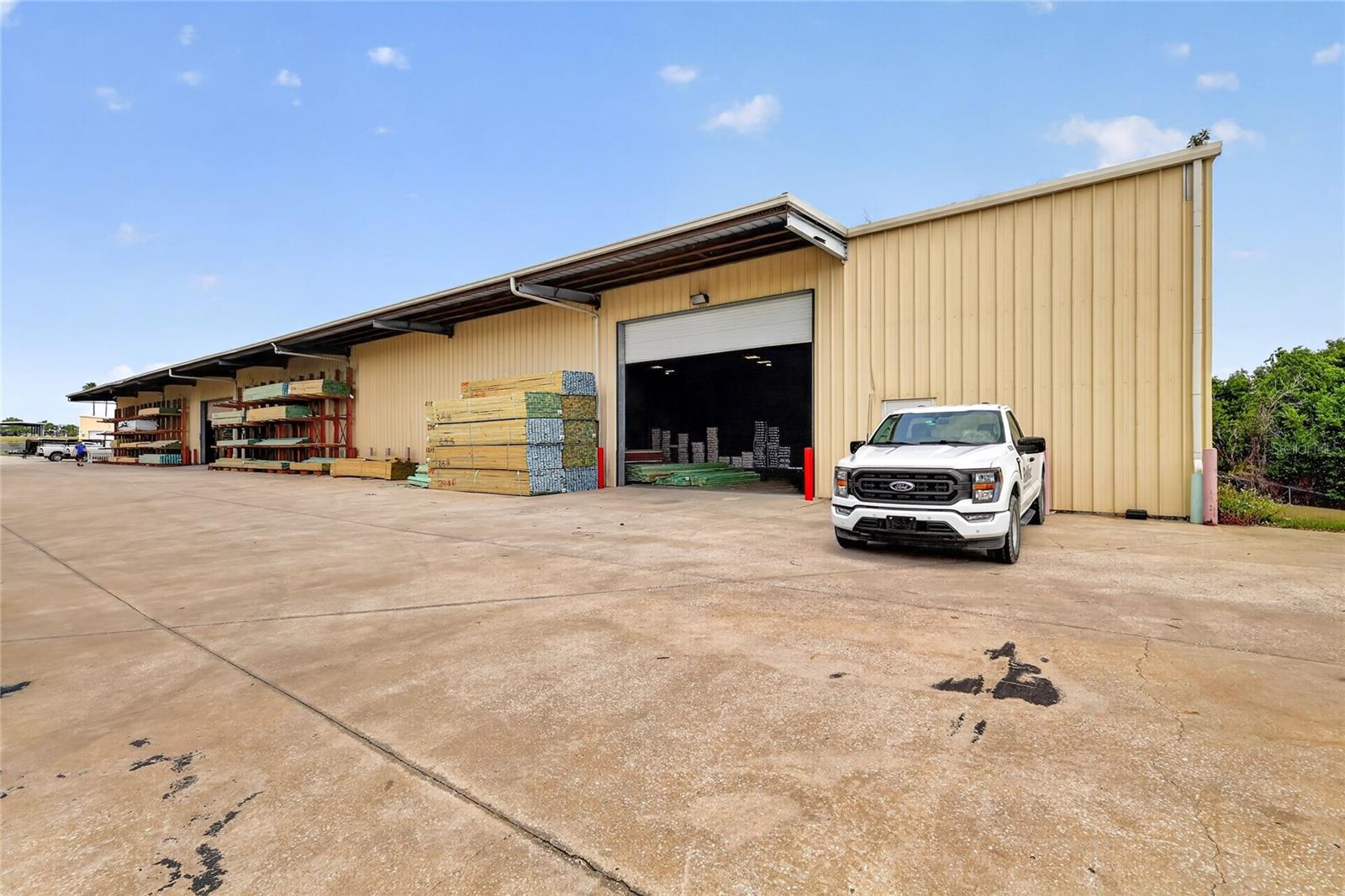 VILLAGES INDUST CENTER - Commercial Sale