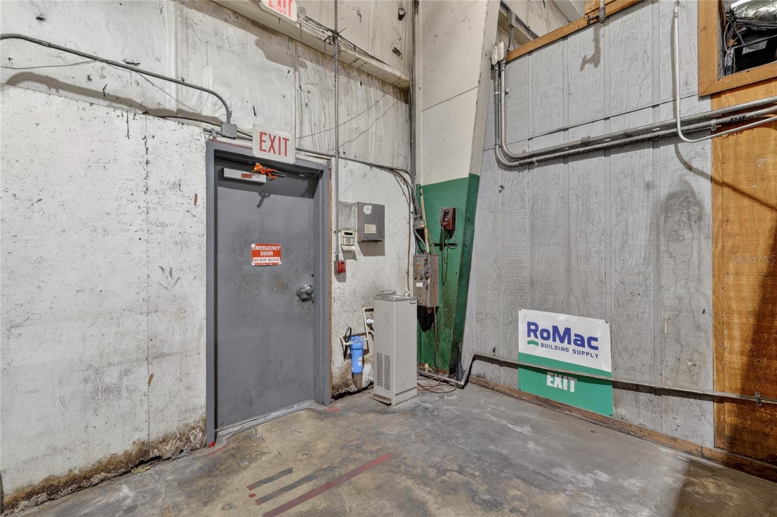 VILLAGES INDUST CENTER - Commercial Sale