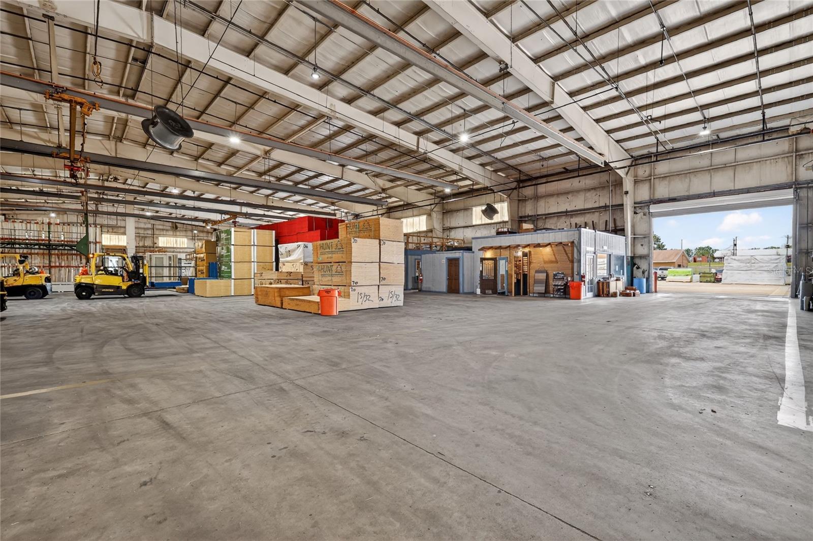 VILLAGES INDUST CENTER - Commercial Sale