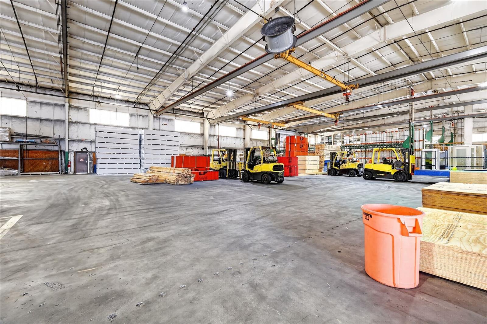 VILLAGES INDUST CENTER - Commercial Sale