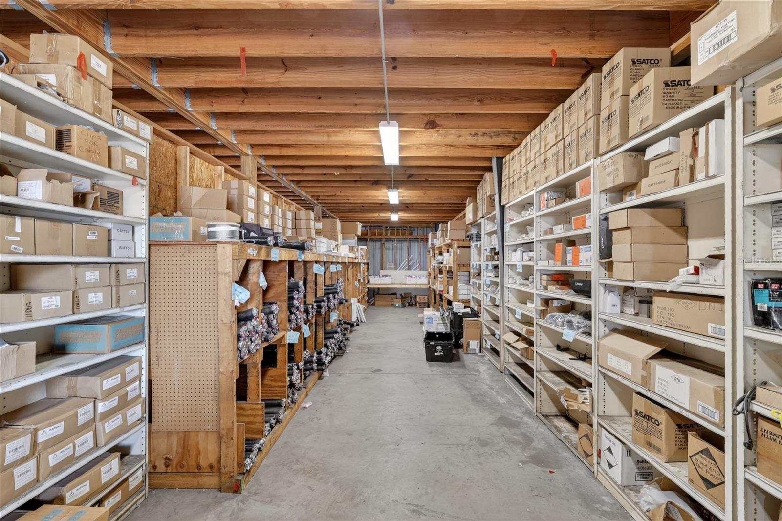 VILLAGES INDUST CENTER - Commercial Sale