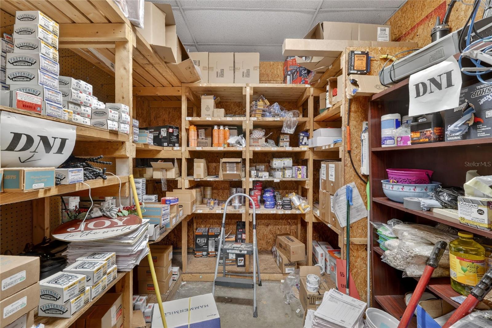 VILLAGES INDUST CENTER - Commercial Sale