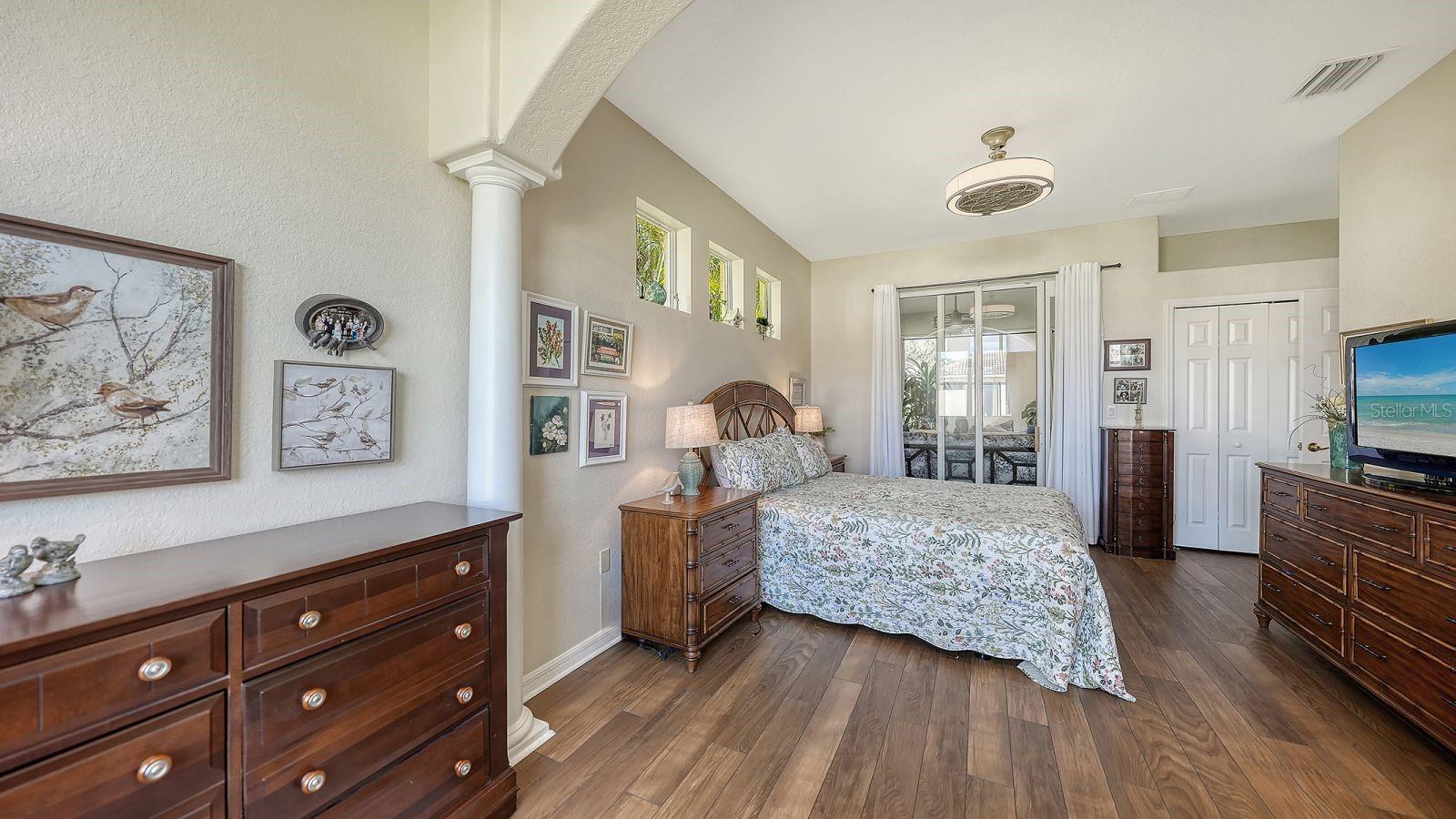 PALM LAKES - Residential