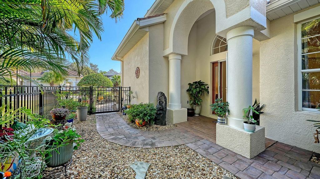 Photo of 7810 33rd Street E, Sarasota, FL 34243 (MLS # A4672891)