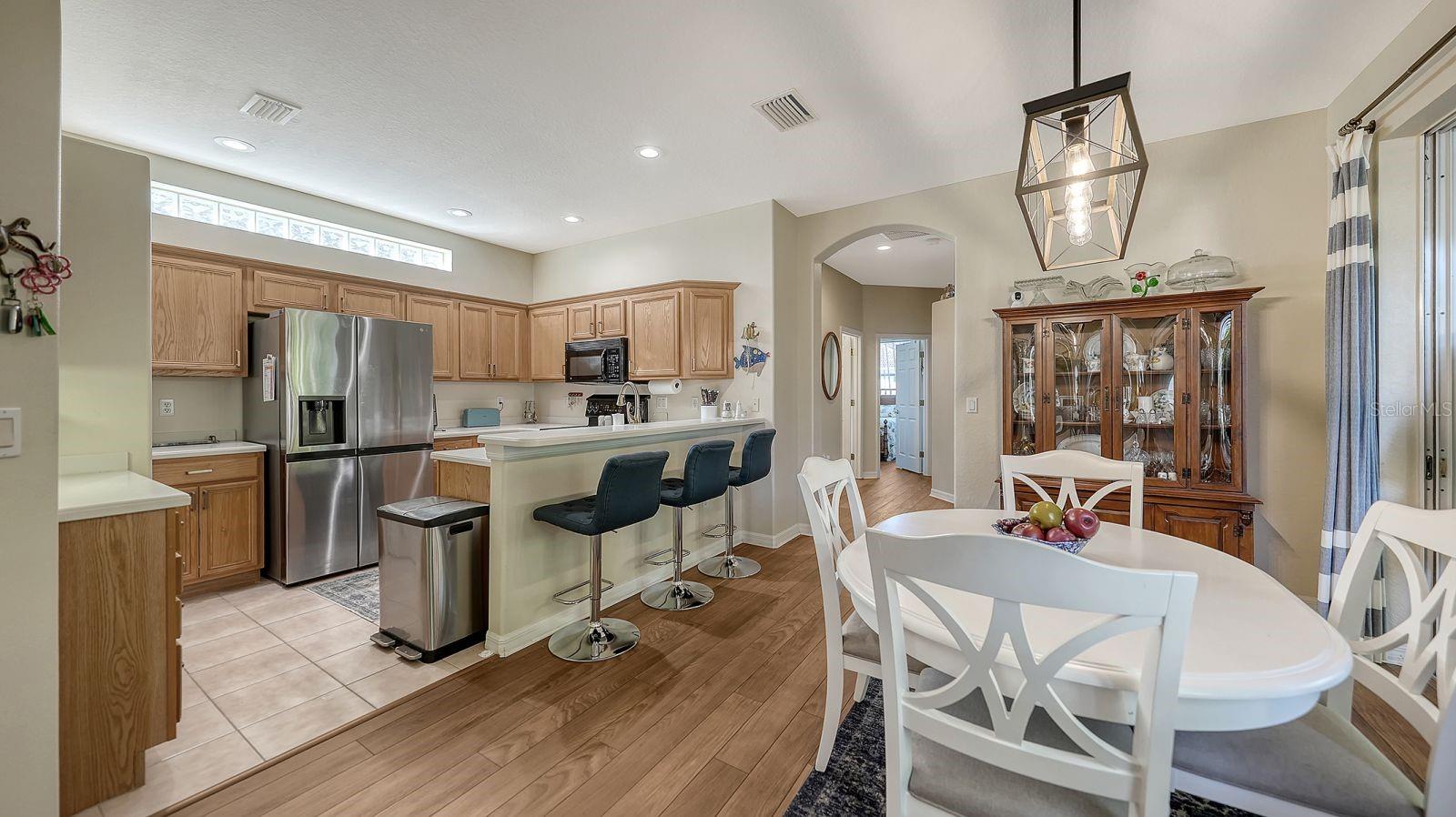 PALM LAKES - Residential