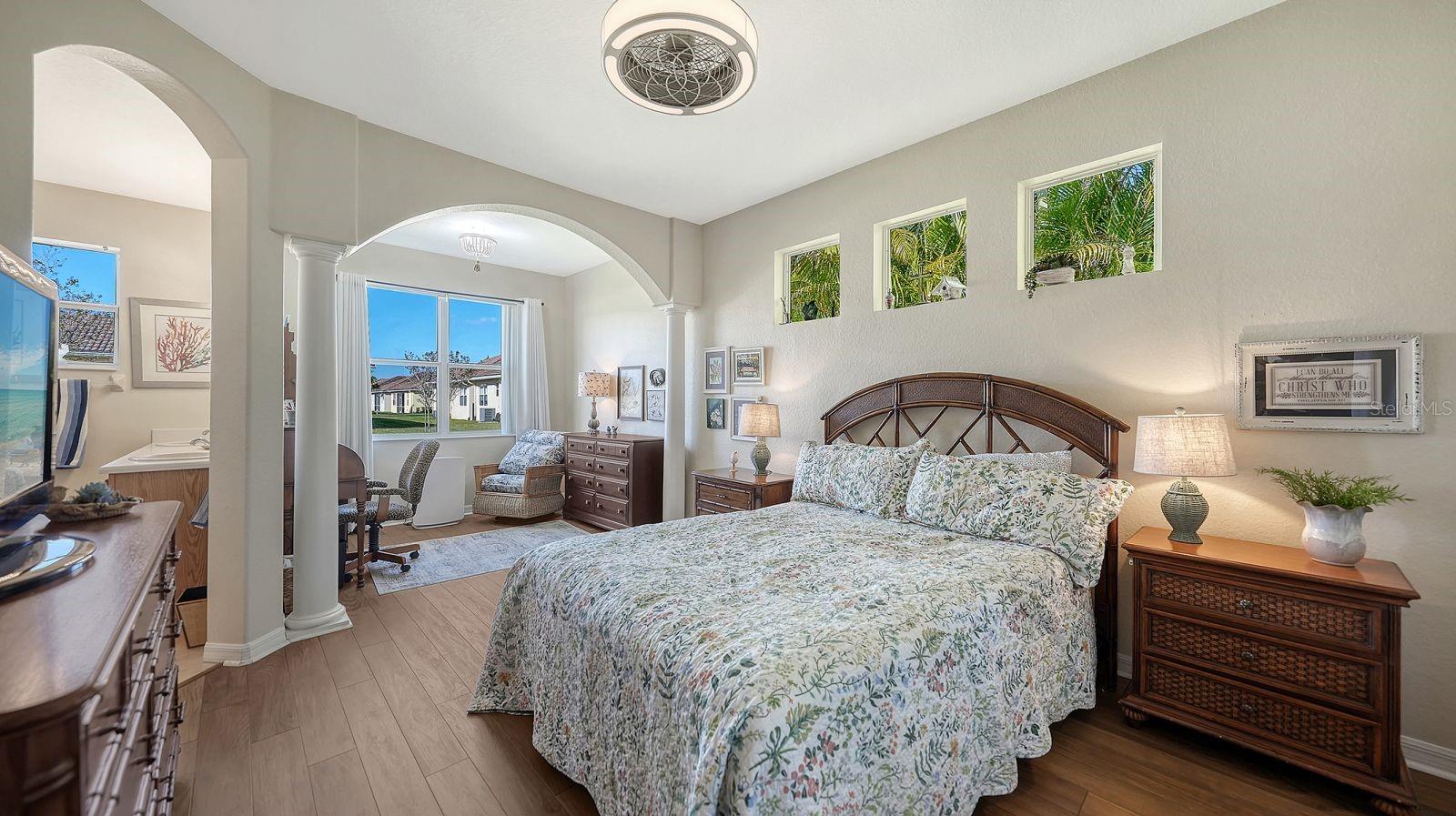 PALM LAKES - Residential