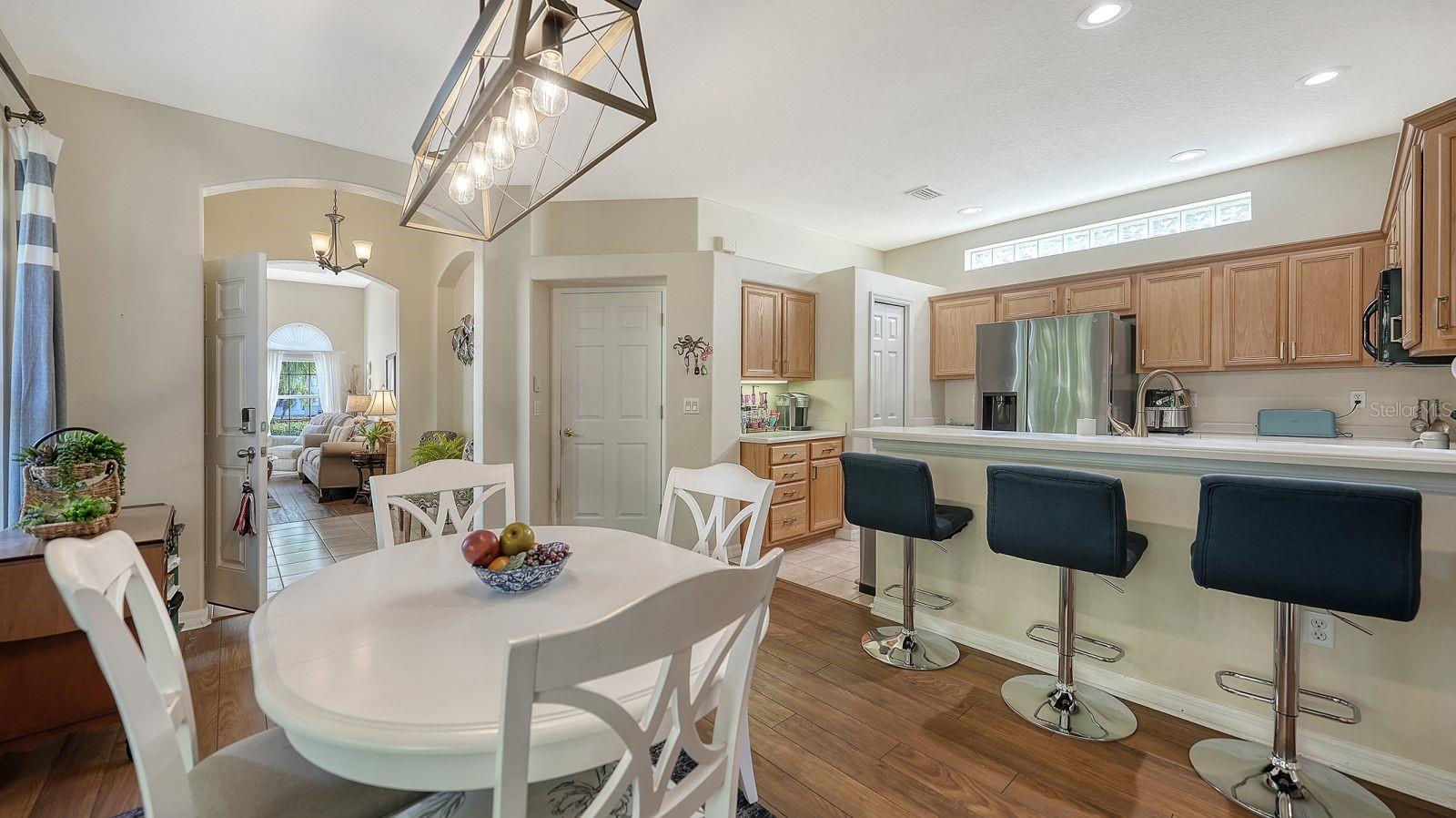 PALM LAKES - Residential