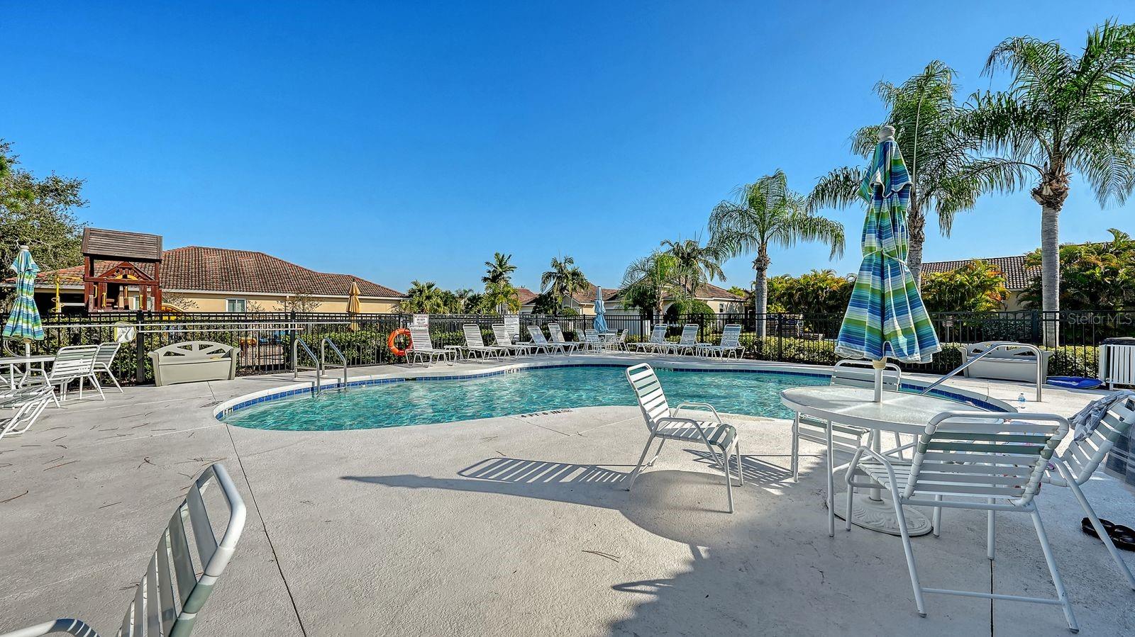 PALM LAKES - Residential