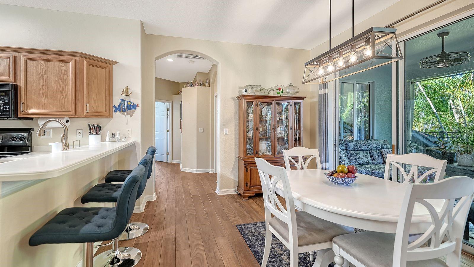 PALM LAKES - Residential