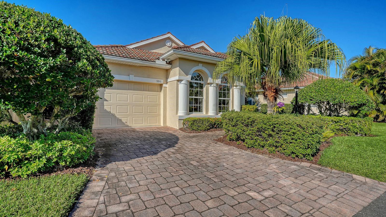 PALM LAKES - Residential