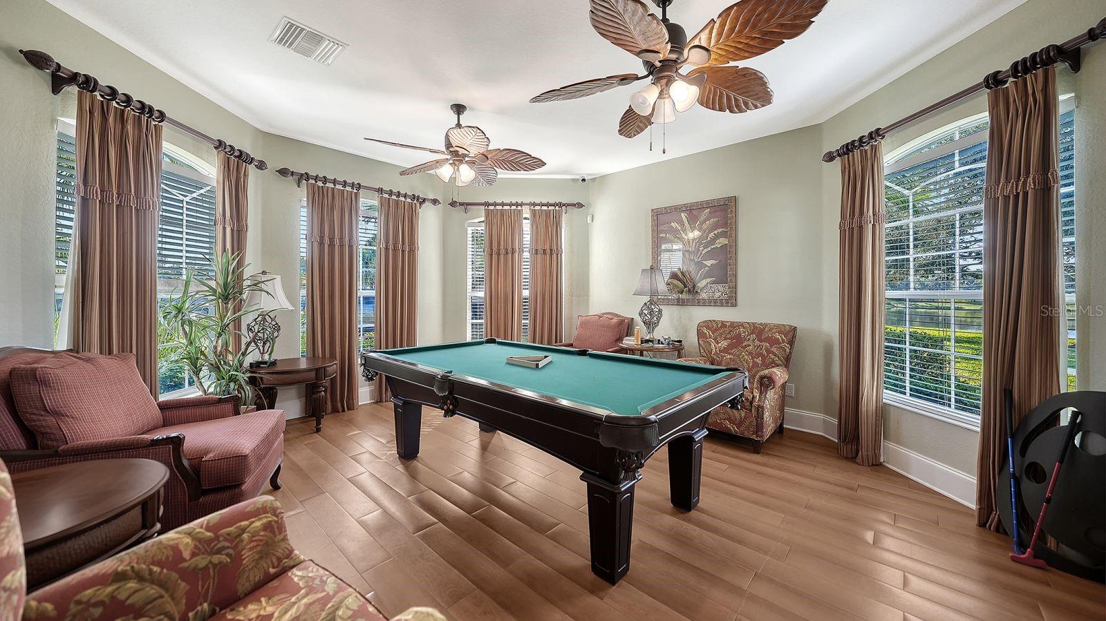 PALM LAKES - Residential