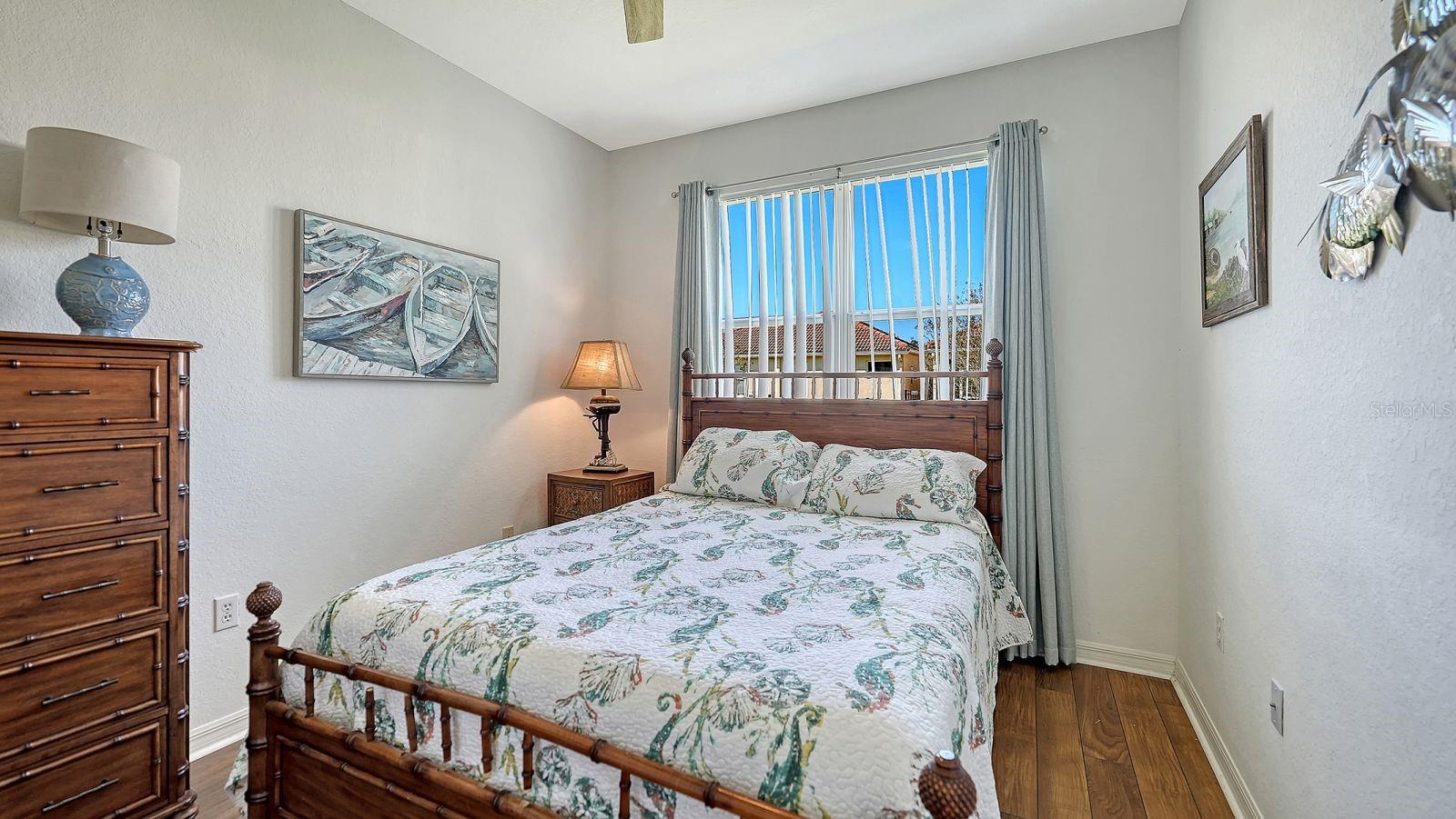 PALM LAKES - Residential