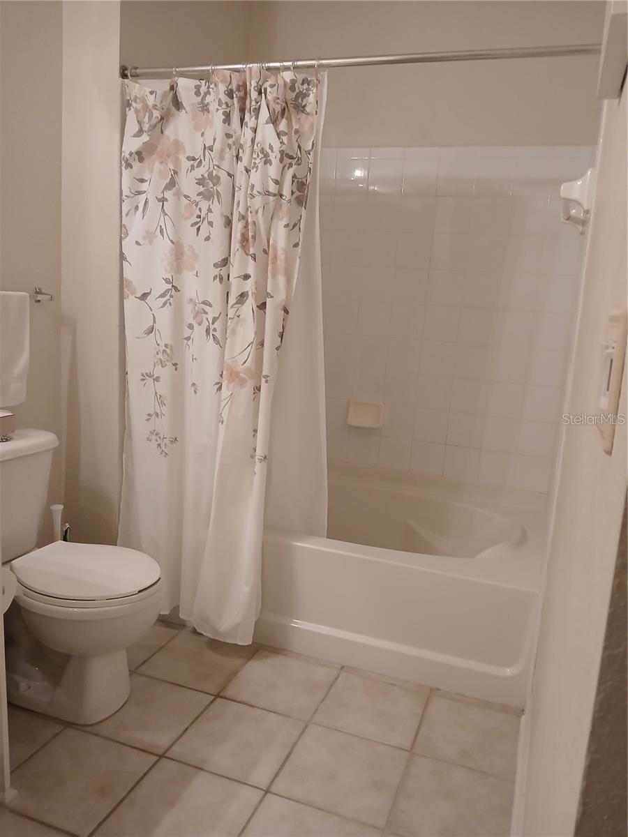 RESIDENCE AT RENAISSANCE - Residential Lease