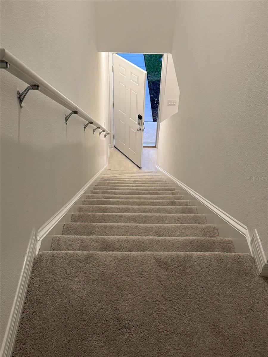 THE TOWNHOMES AT WESTVIEW - Residential Lease