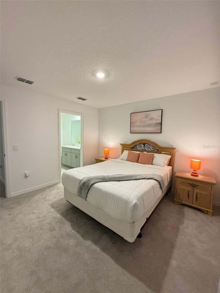 THE TOWNHOMES AT WESTVIEW - Residential Lease