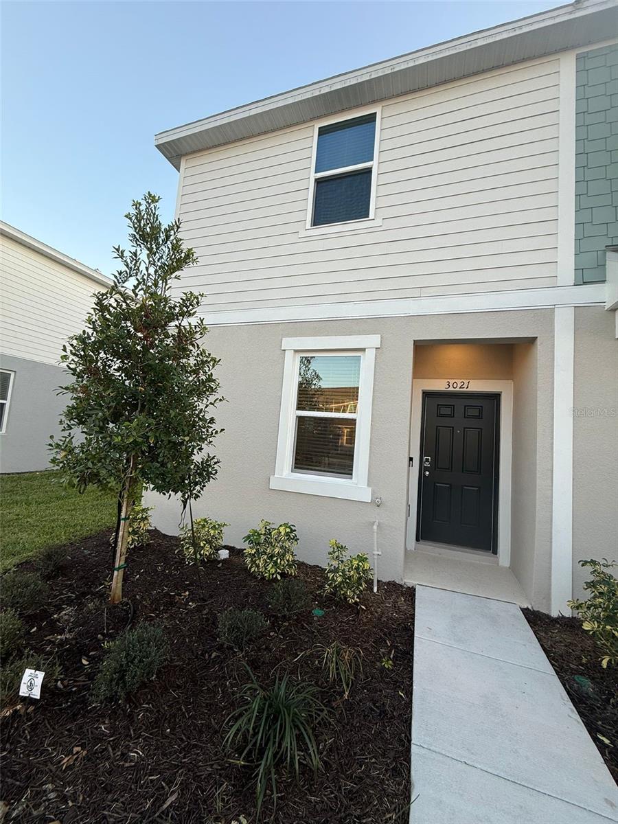 THE TOWNHOMES AT WESTVIEW - Residential Lease