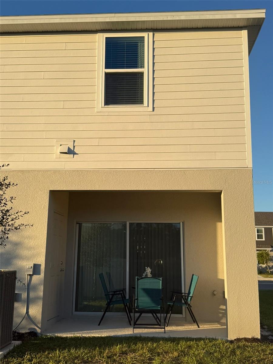 THE TOWNHOMES AT WESTVIEW - Residential Lease