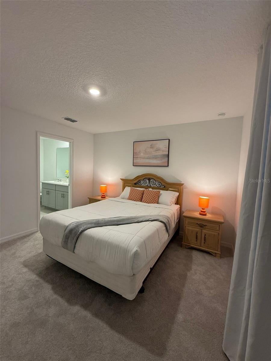 THE TOWNHOMES AT WESTVIEW - Residential Lease