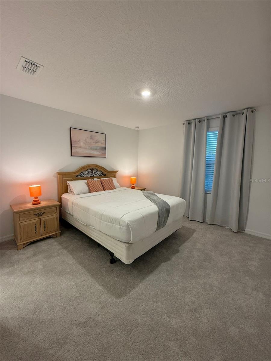 THE TOWNHOMES AT WESTVIEW - Residential Lease