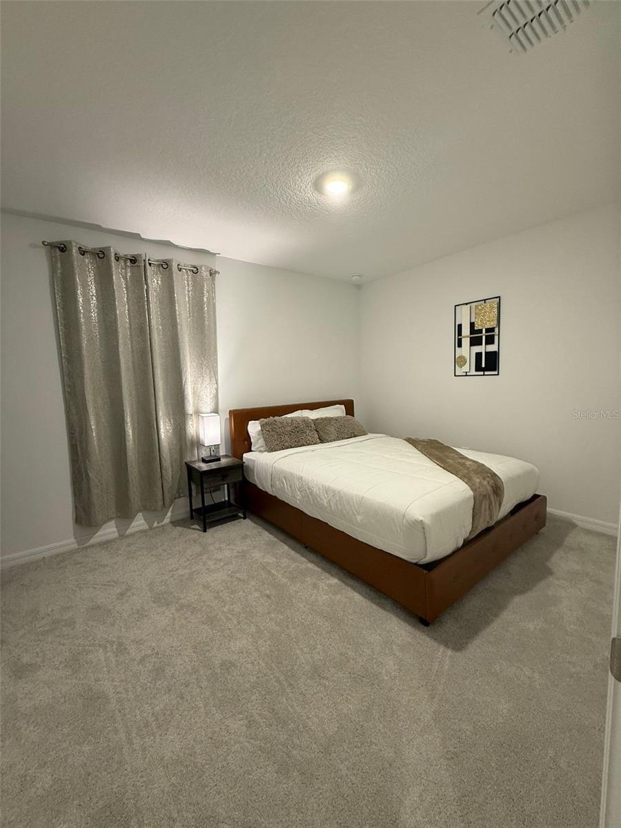 THE TOWNHOMES AT WESTVIEW - Residential Lease