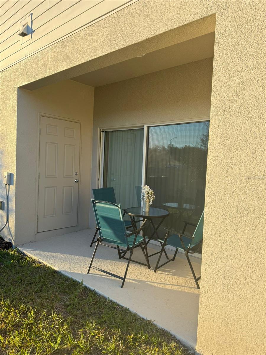THE TOWNHOMES AT WESTVIEW - Residential Lease