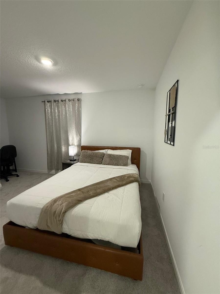 THE TOWNHOMES AT WESTVIEW - Residential Lease
