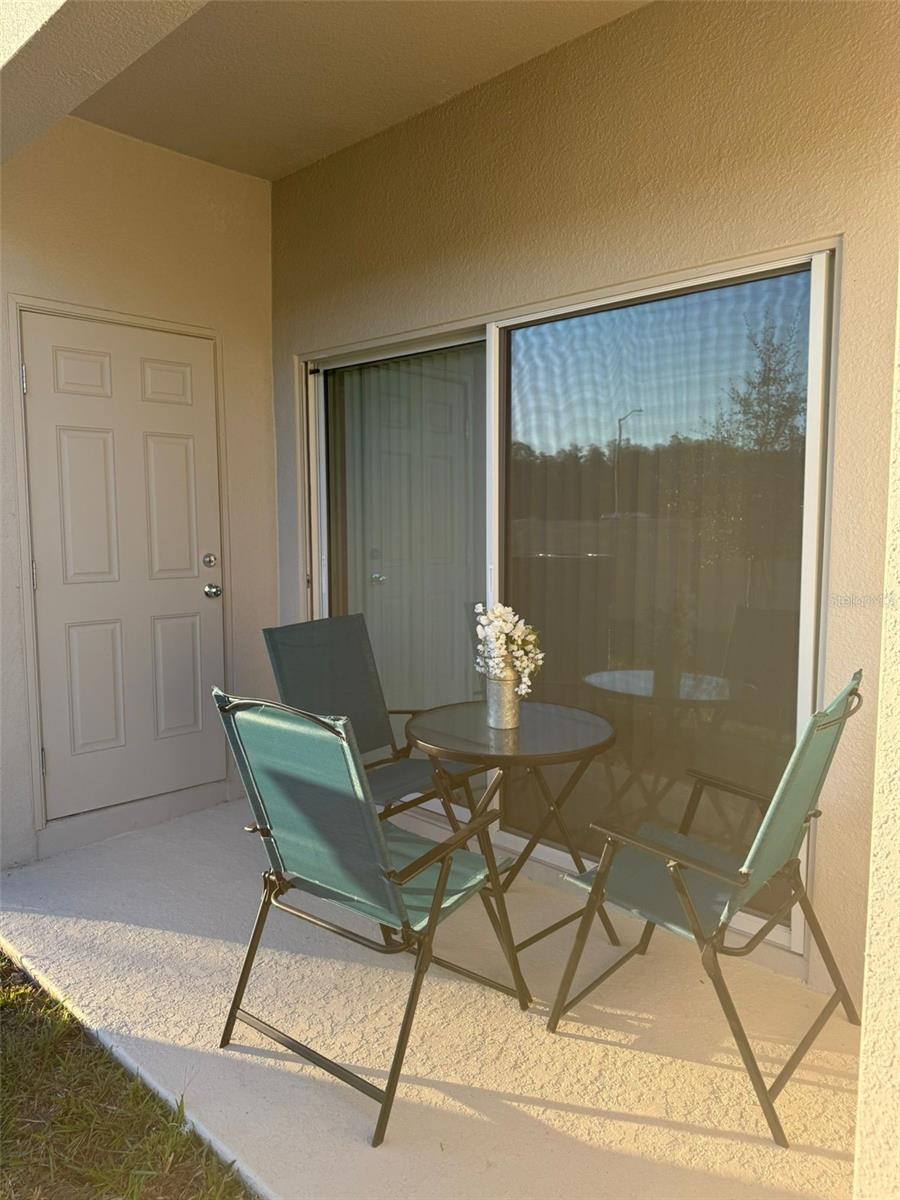 THE TOWNHOMES AT WESTVIEW - Residential Lease
