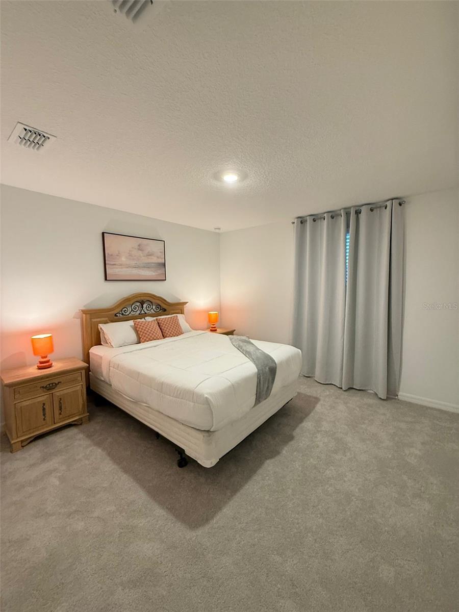 THE TOWNHOMES AT WESTVIEW - Residential Lease