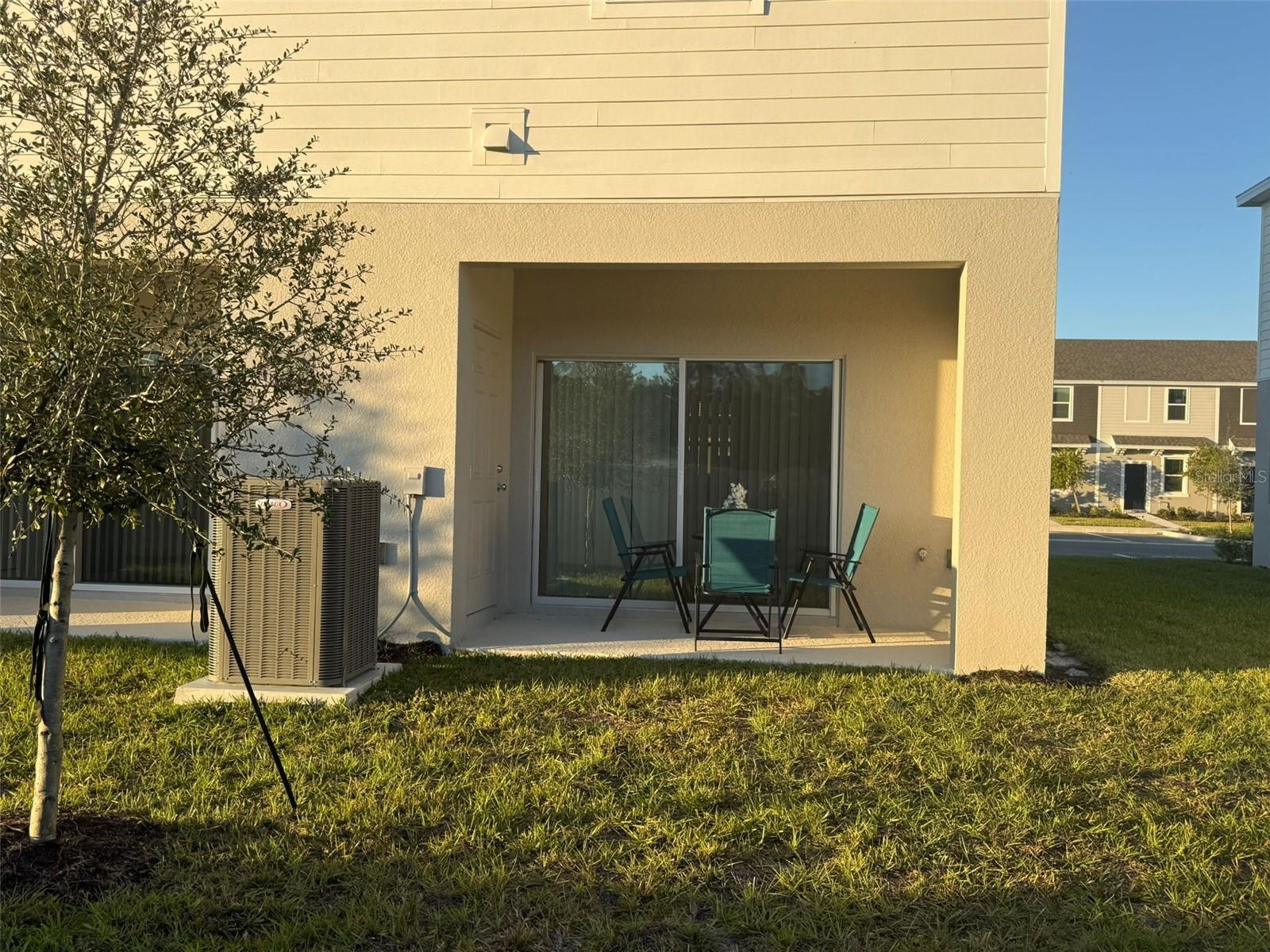 THE TOWNHOMES AT WESTVIEW - Residential Lease