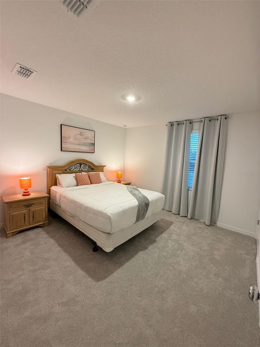 THE TOWNHOMES AT WESTVIEW - Residential Lease