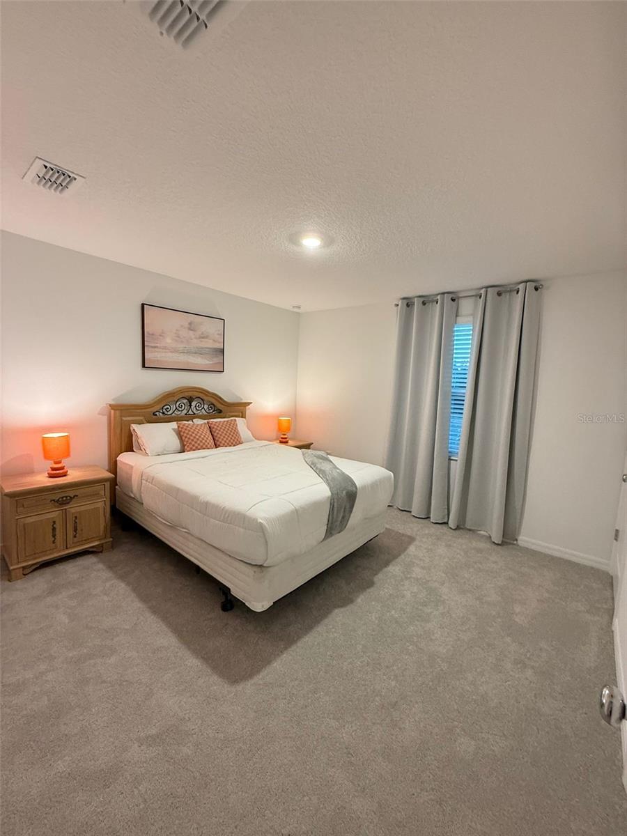 THE TOWNHOMES AT WESTVIEW - Residential Lease