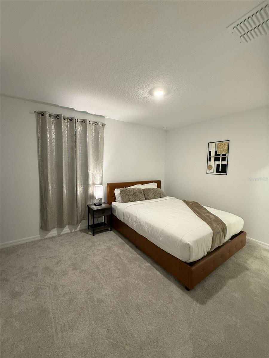 THE TOWNHOMES AT WESTVIEW - Residential Lease