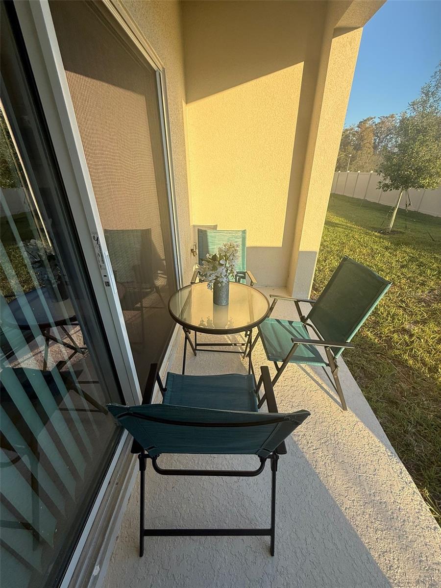 THE TOWNHOMES AT WESTVIEW - Residential Lease