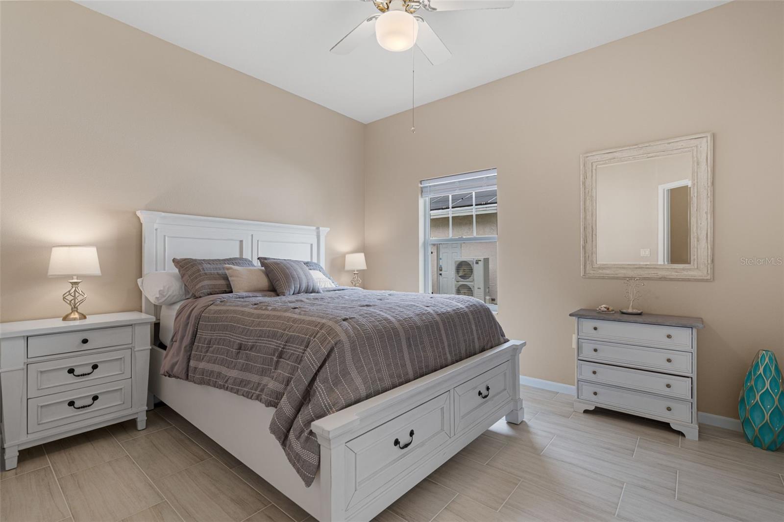 BAY OAKS ESTATES - Residential Lease