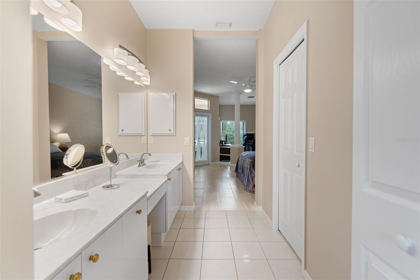 BAY OAKS ESTATES - Residential Lease