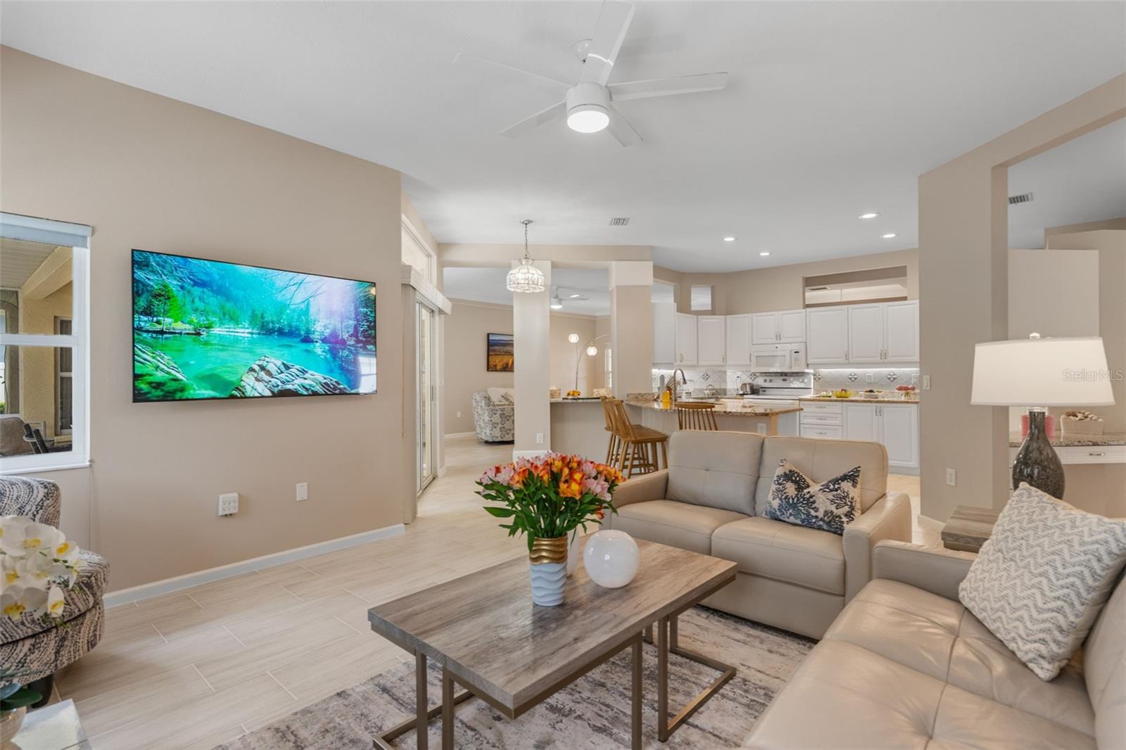 BAY OAKS ESTATES - Residential Lease