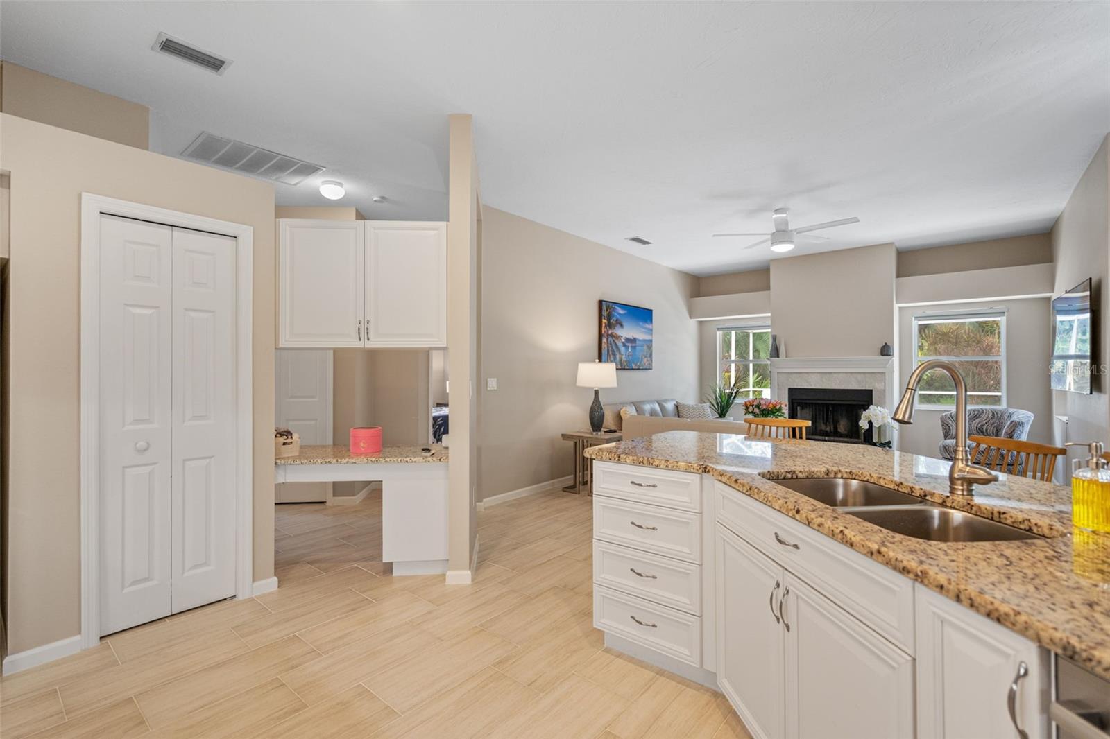 BAY OAKS ESTATES - Residential Lease