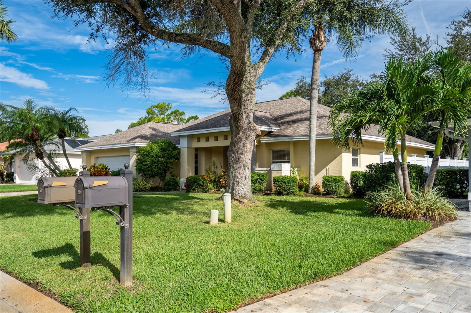 BAY OAKS ESTATES - Residential Lease