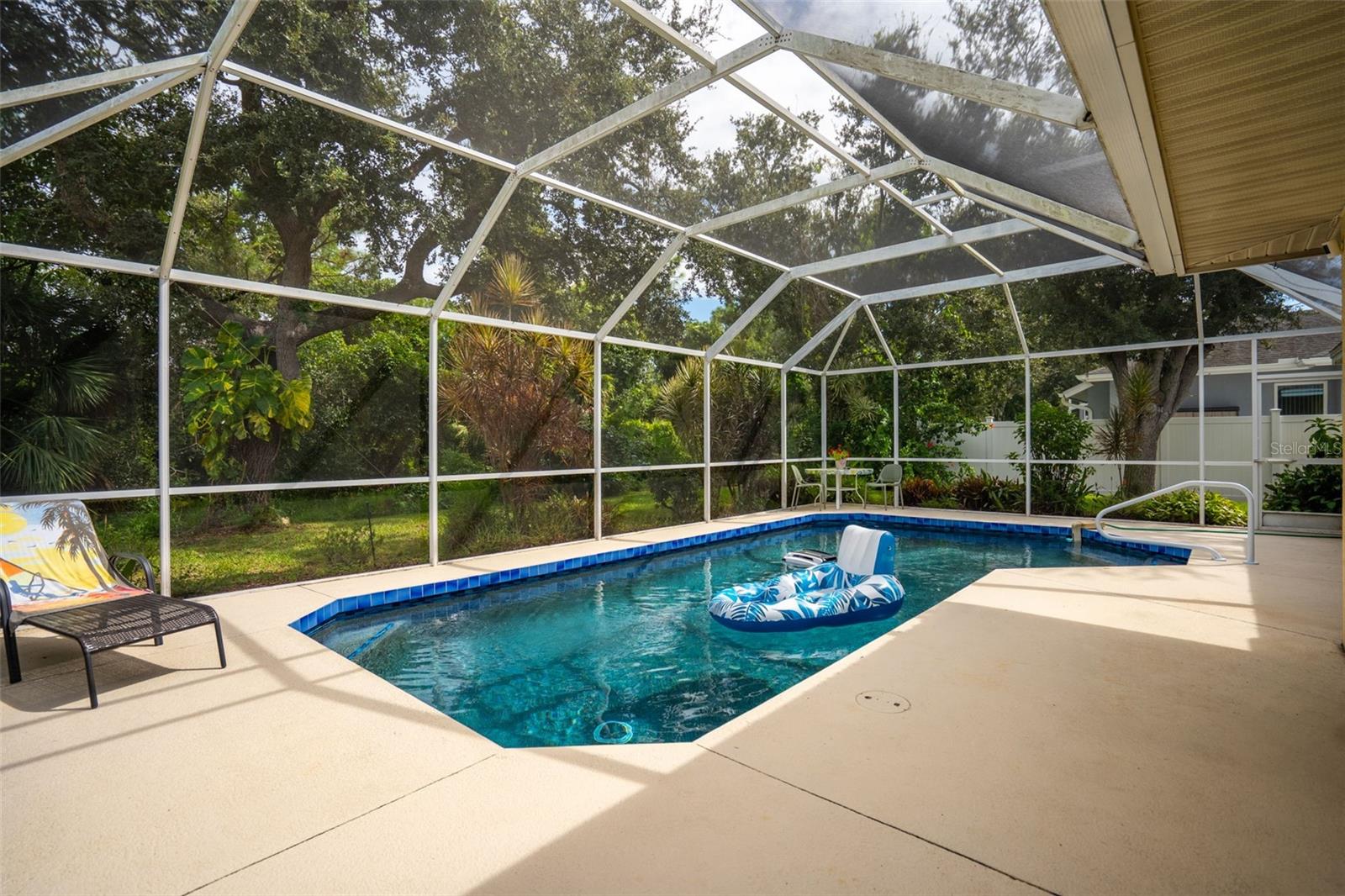 BAY OAKS ESTATES - Residential Lease