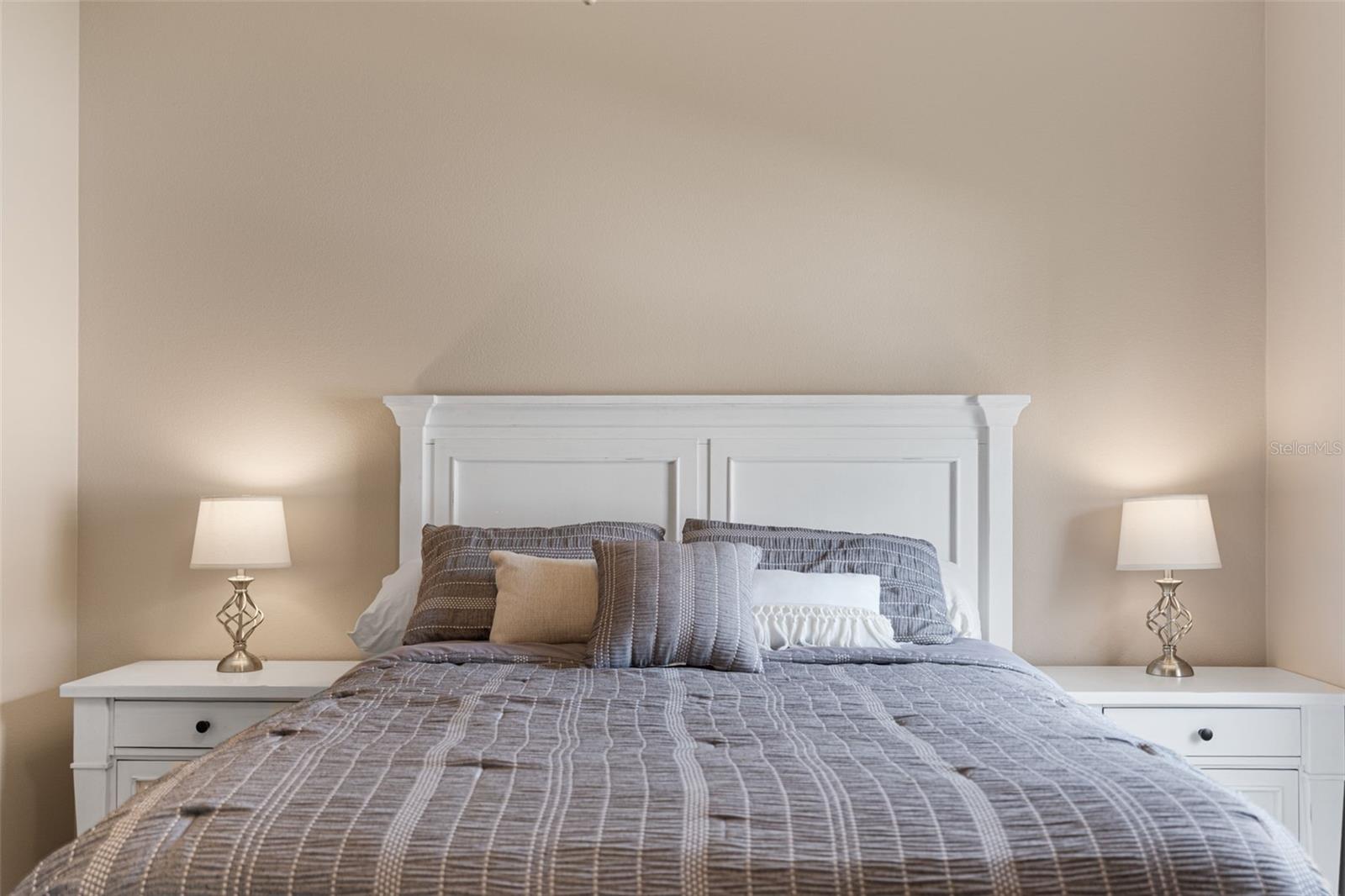 BAY OAKS ESTATES - Residential Lease