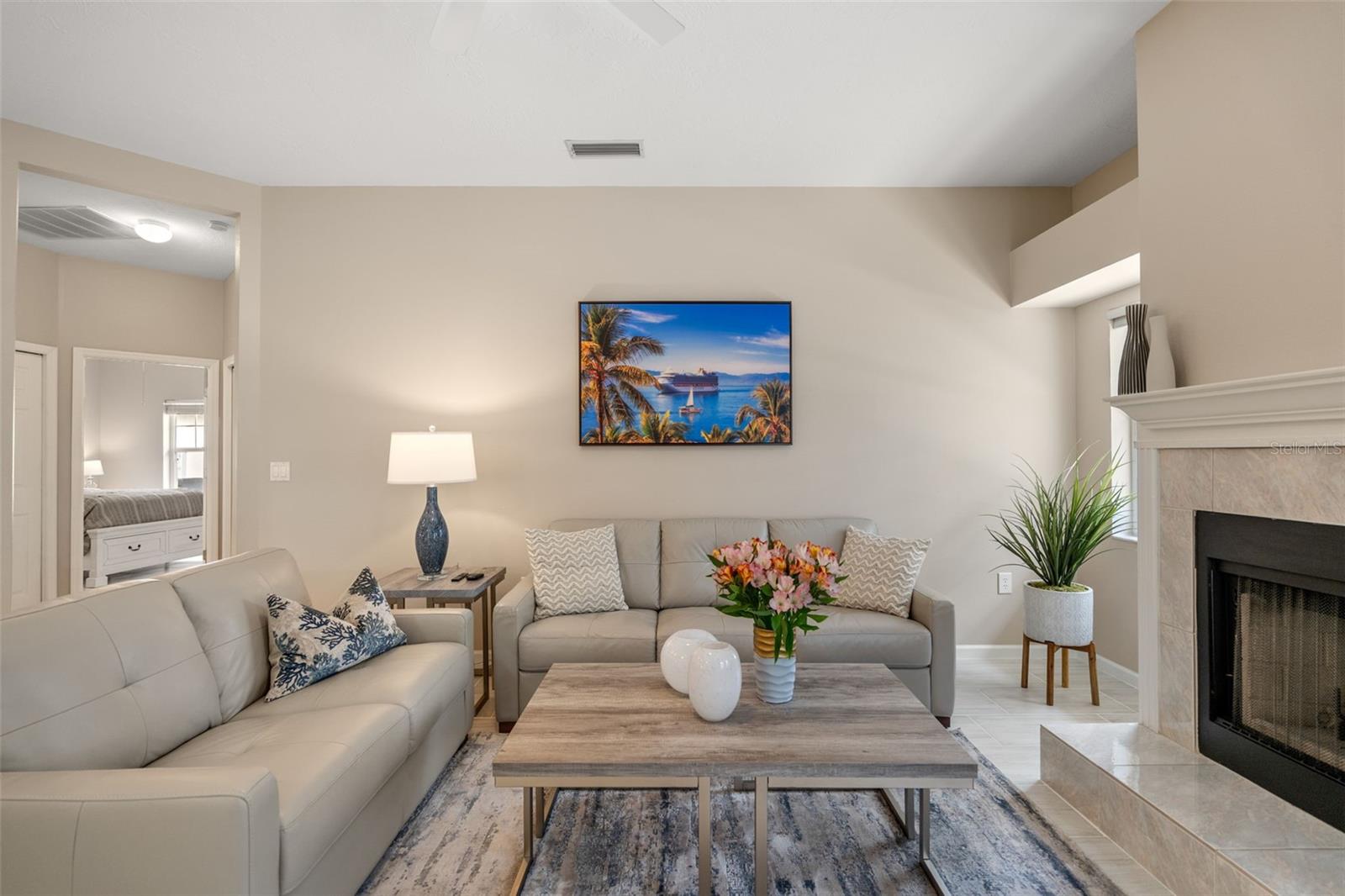 BAY OAKS ESTATES - Residential Lease