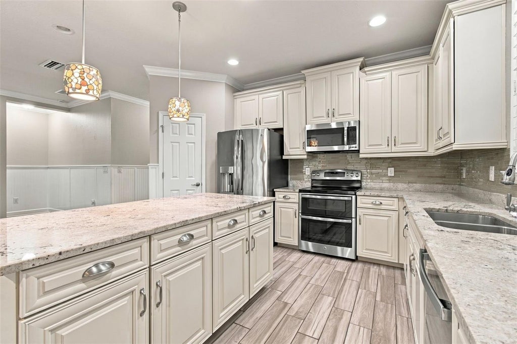 Photo of 8021 Whitetail Deer Way, Tampa, FL 33635 (MLS # TB8548837)